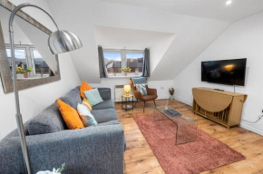 Beautiful 2BR Apartment with McCaigs Tower views